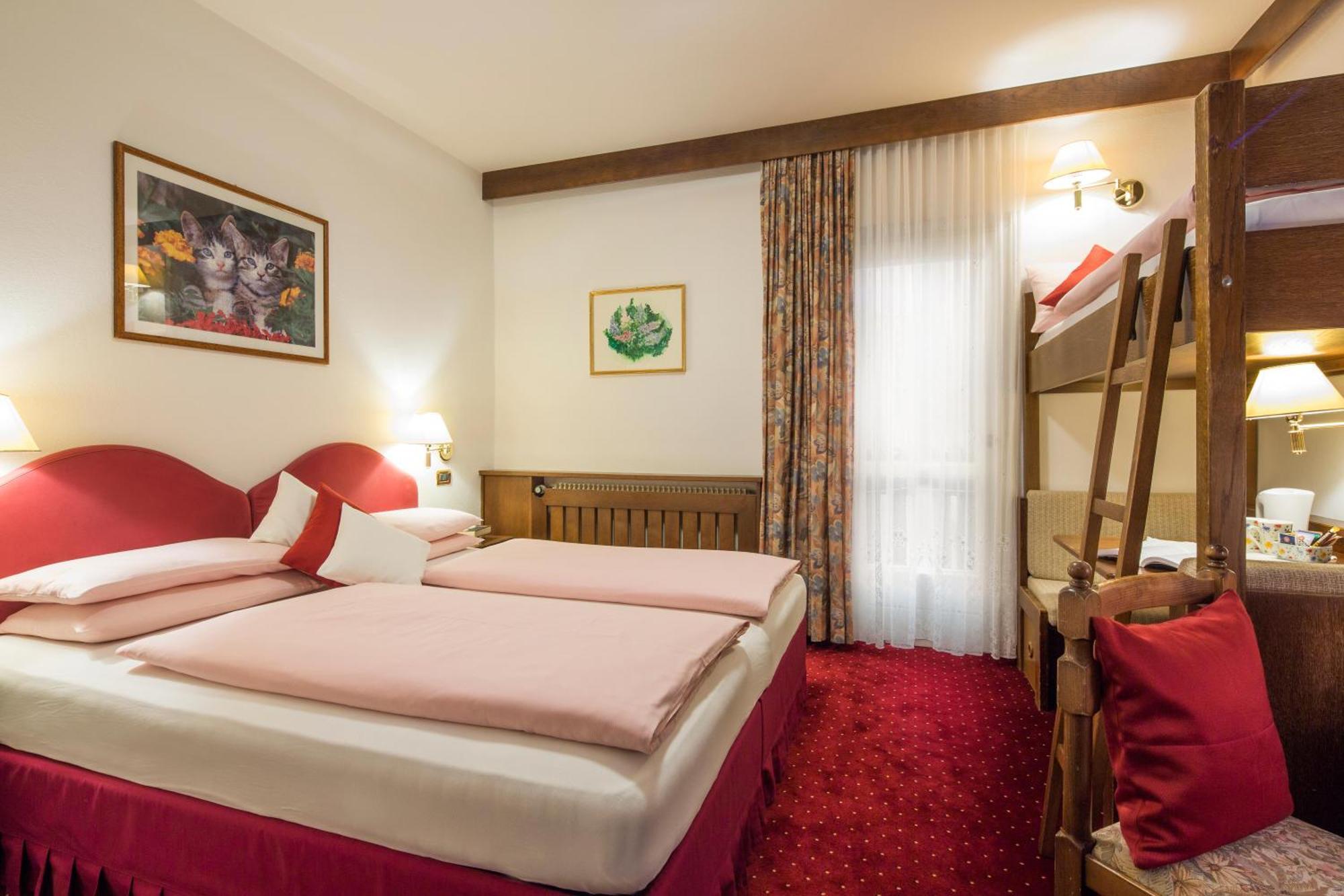Hotel Maria Corvara In Badia Esterno foto