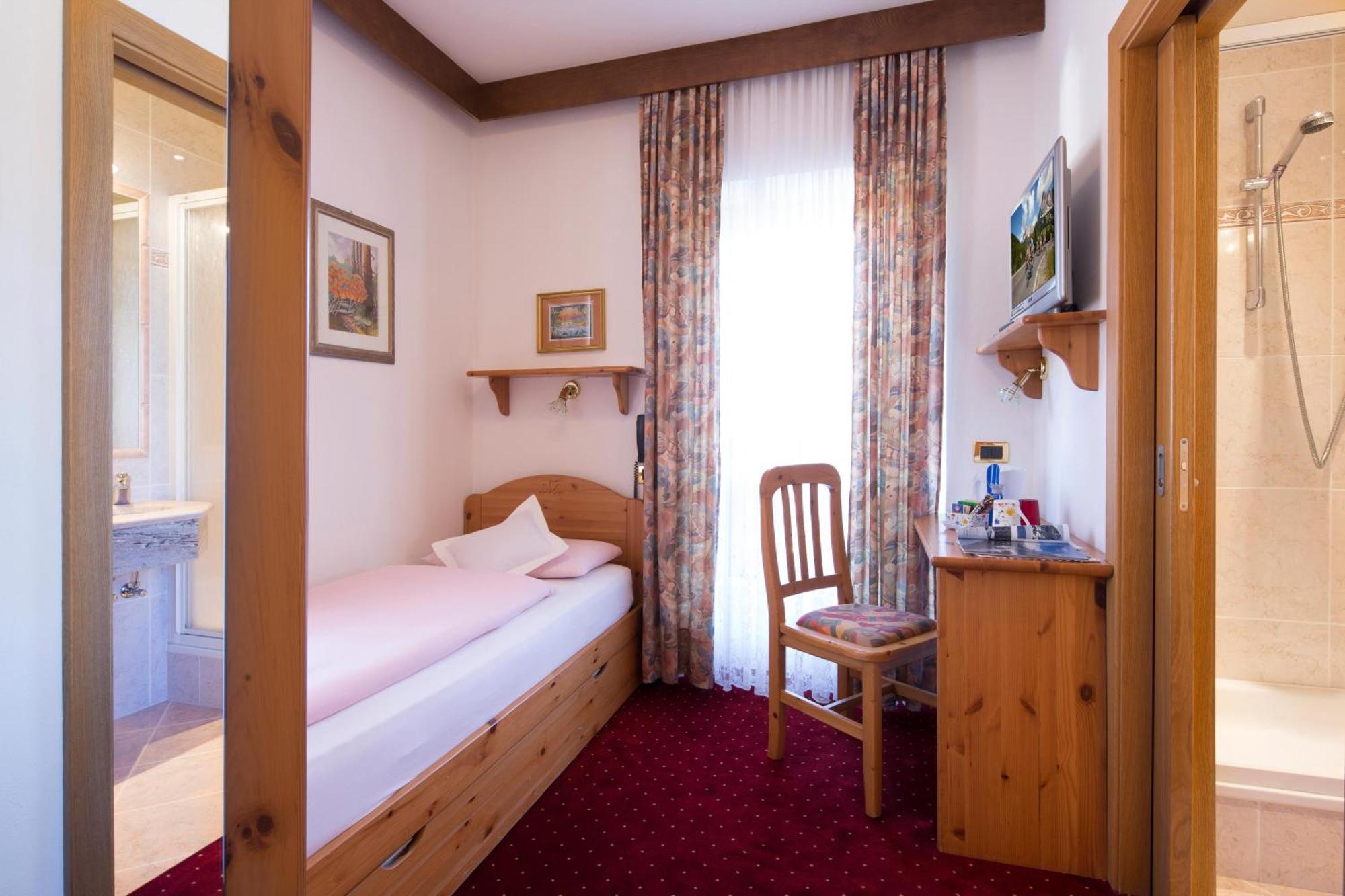 Hotel Maria Corvara In Badia Esterno foto