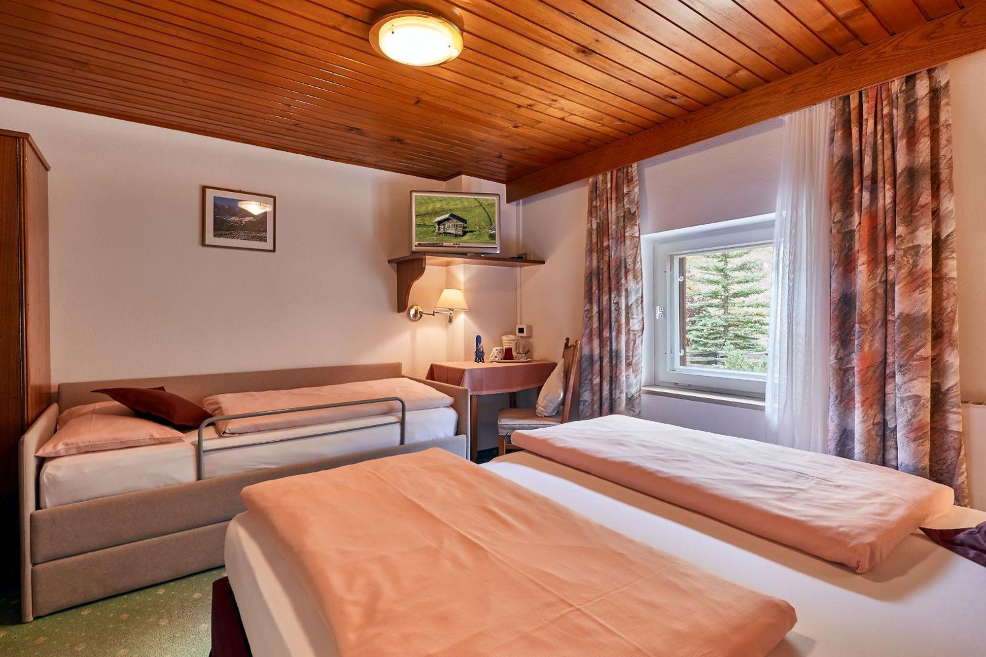 Hotel Maria Corvara In Badia Esterno foto